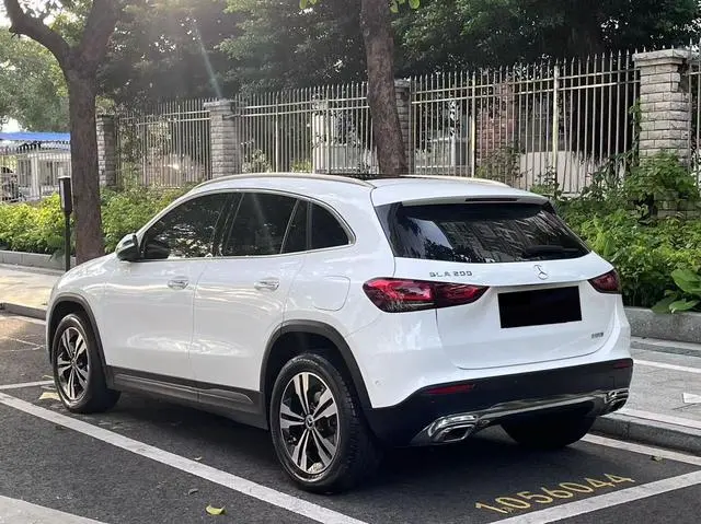 Mercedes-Benz Mercedes-Benz GLA GLA 200