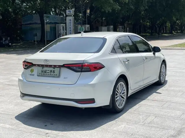 TOYOTA Asian lion 2.0L Premium Edition