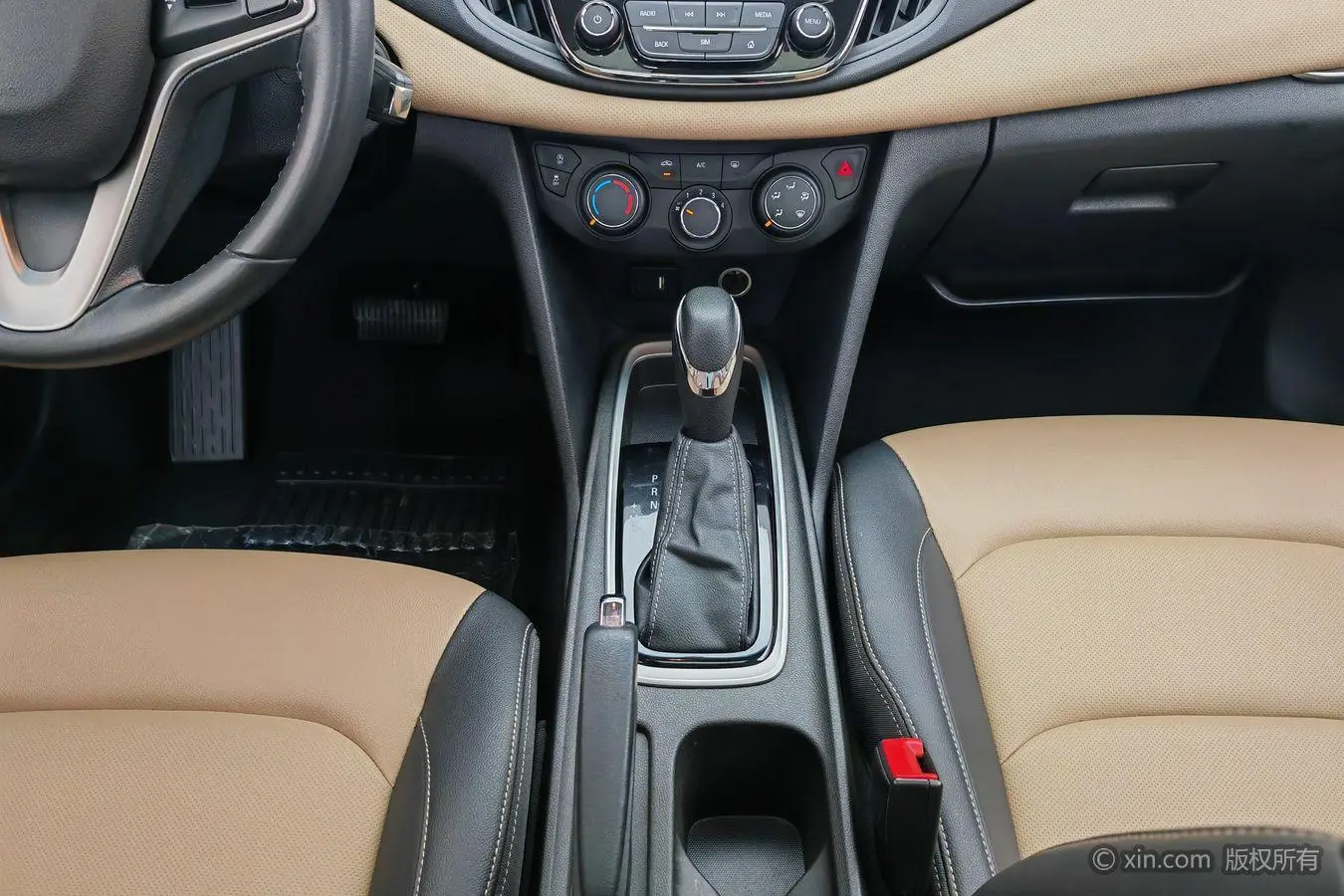 Chevrolet Cruze 320 automatic Enjoy Skylight version