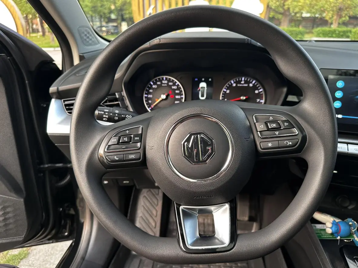 MG MG5 180DVVT CVT Youth Deluxe Edition