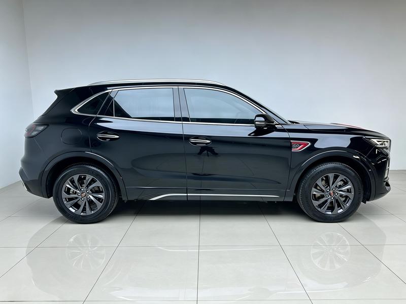 Hongqi Red Flag HS5 2023