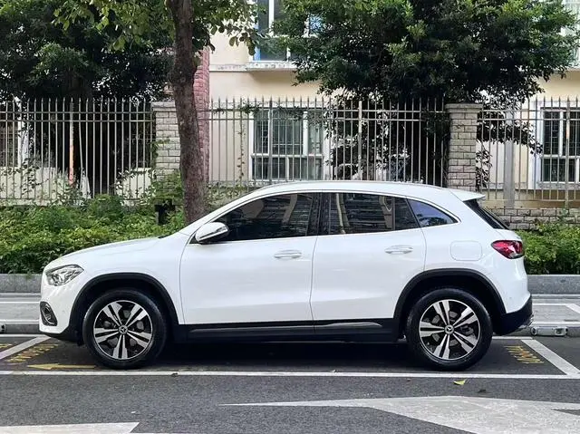 Mercedes-Benz Mercedes-Benz GLA GLA 200