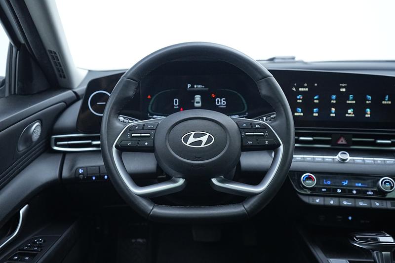 Hyundai Elantra 2023