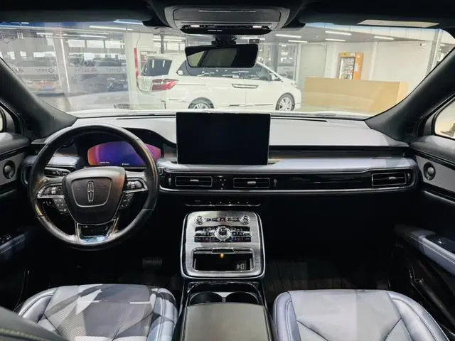 Lincoln Navigator 2.0T four-wheel drive Zunya Edition
