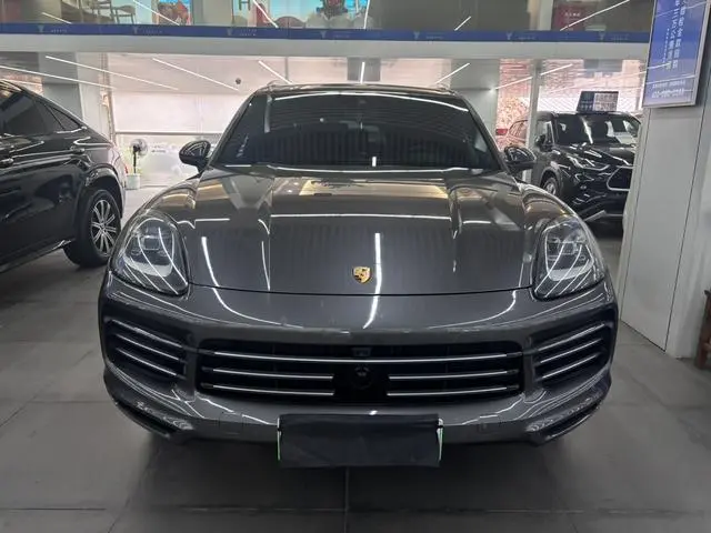 Porsche Cayenne E-Hybrid Cayenne E-Hybrid 2.0T Platinum Edition