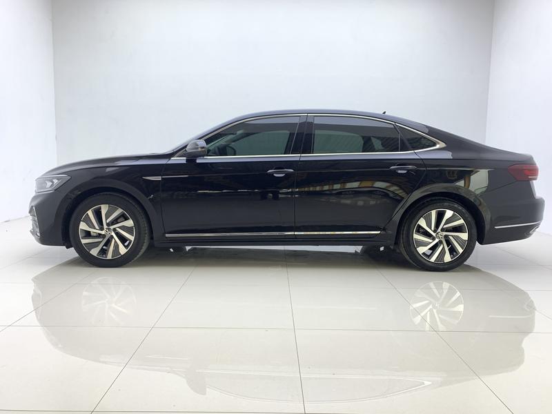 Volkswagen Passat PHEV 2022