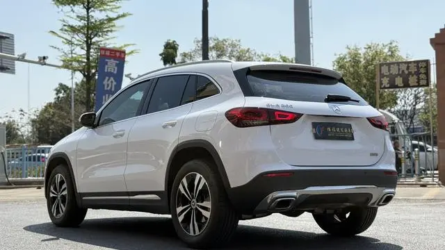 Mercedes-Benz Mercedes-Benz GLA GLA 200