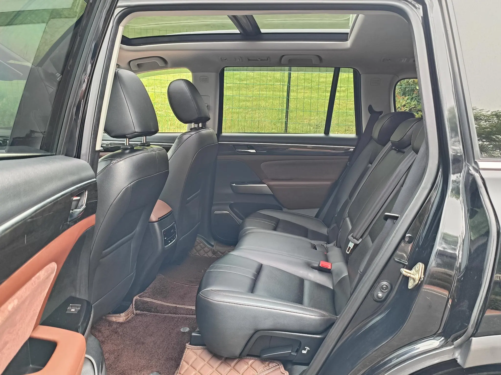 GAC Trumpchi GS8 320T two-wheel drive luxury Zhilian Edition 7 seats