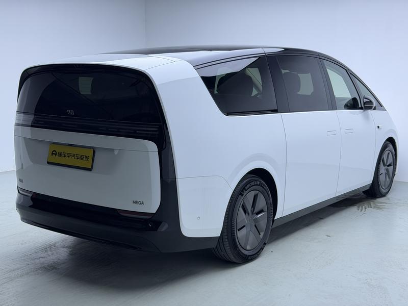 Li Auto Ideal MEGA 2025