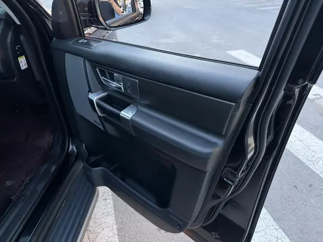 Land Rover discover 3.0 SC Yao Black Collector's Edition HSE