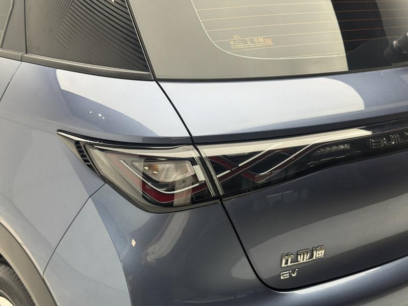 BYD dolphin 2025