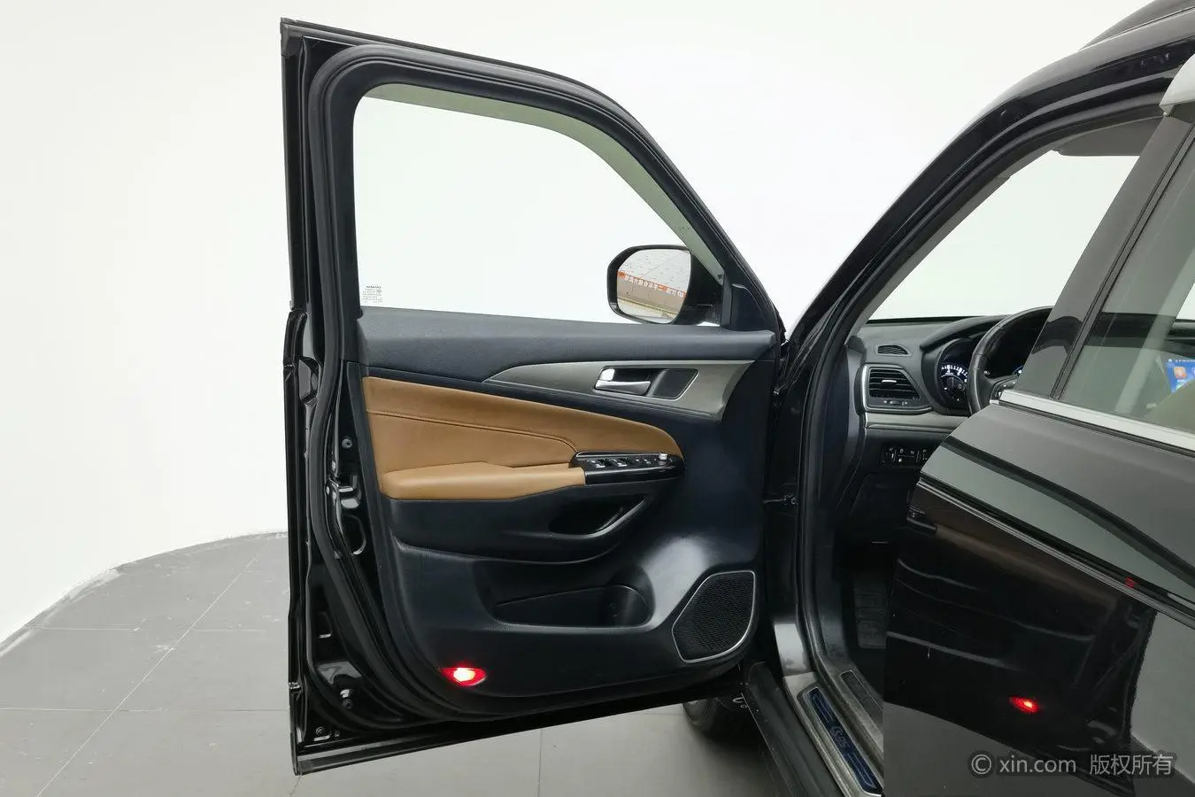 Changan Changan CS95 2.0T two-wheel drive Zhiyuan version
