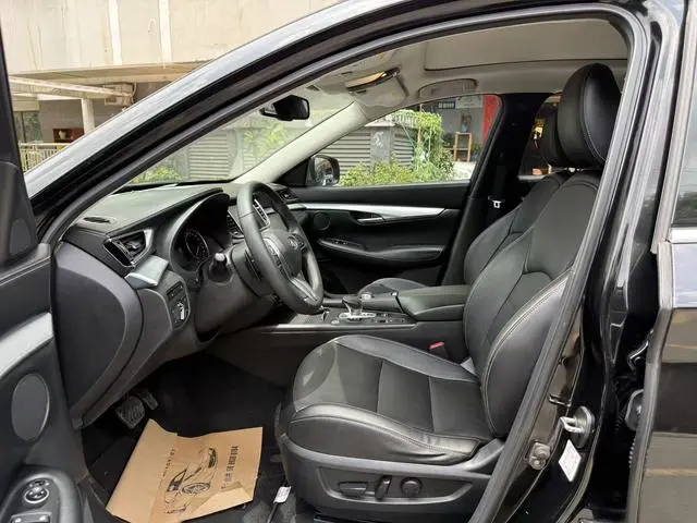 Infiniti Infiniti QX50 2.0T two-wheel drive fashion version