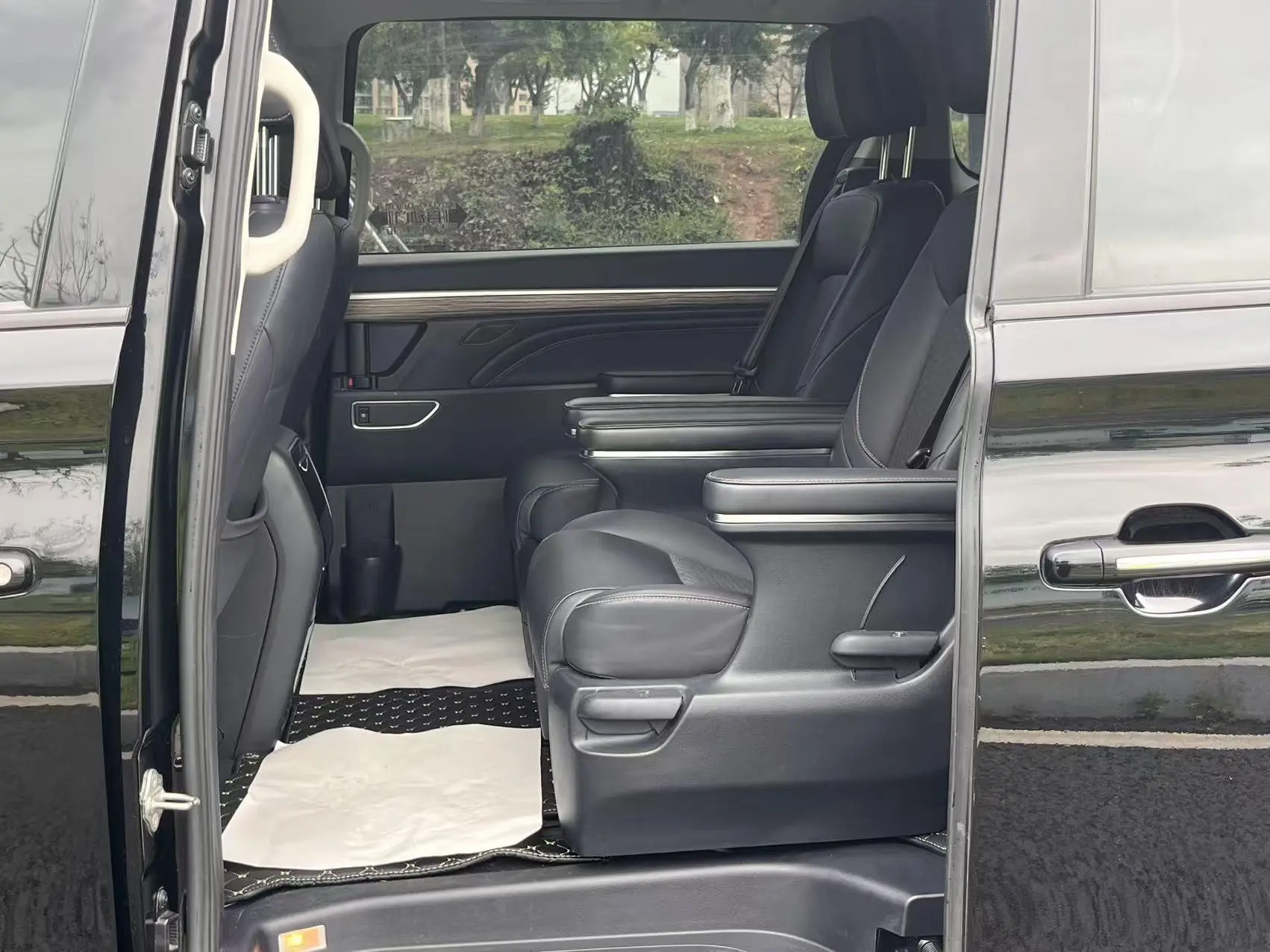 GAC Trumpchi M8 Lingxiu Series 390T Deluxe Edition