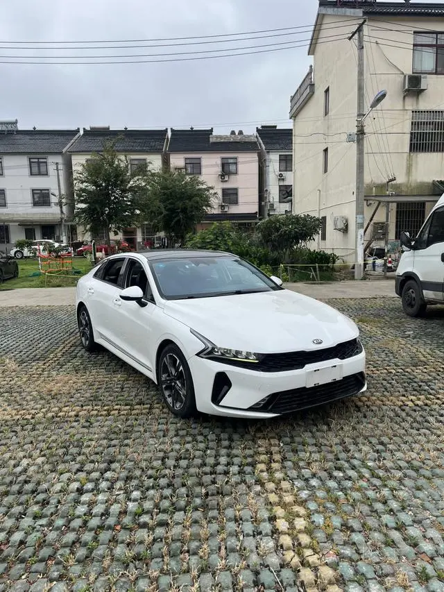 Kia Kia K5 270T CVVD Deluxe Edition