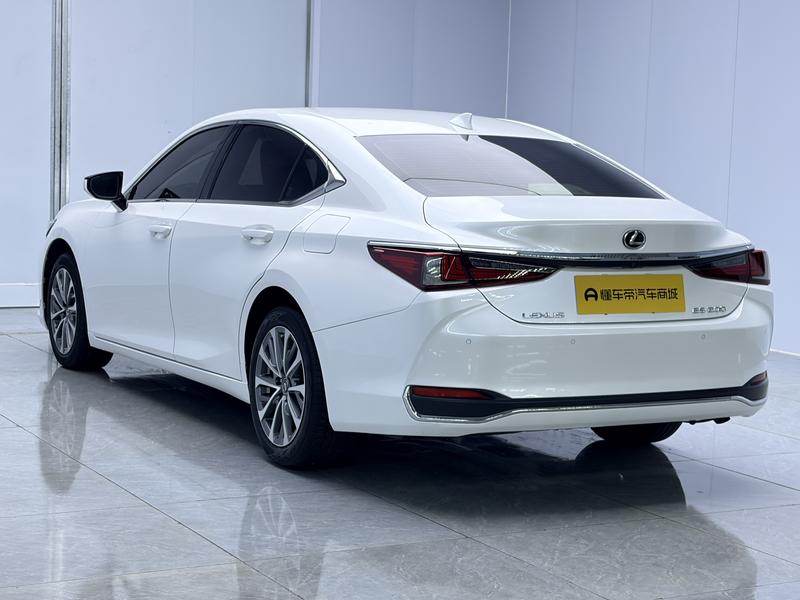 Lexus Lexus ES 2022