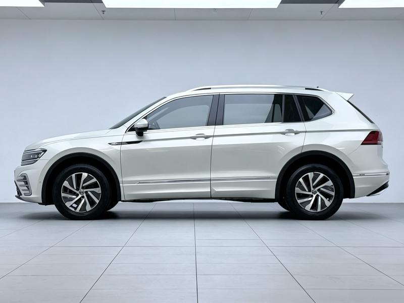 Volkswagen Tiguan L PHEV 2021