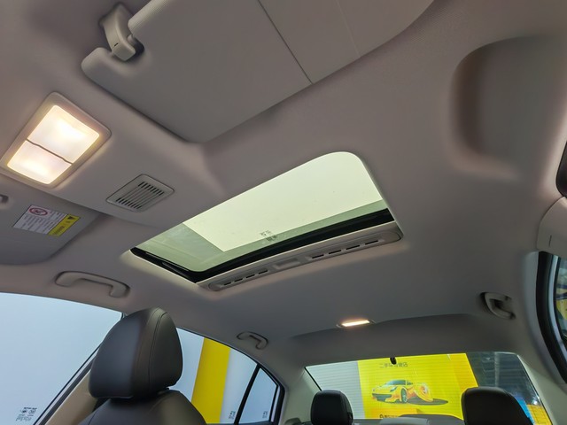 Roewe Roewe i5 2023