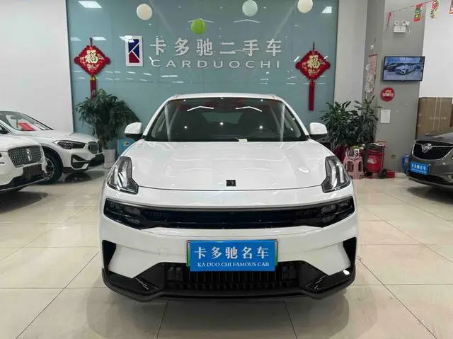 LYNK & CO Lynk & Co. 06 EM-P PHEV Remix Pro