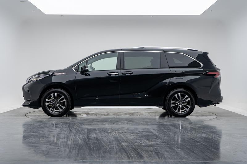 Toyota Gravia 2026