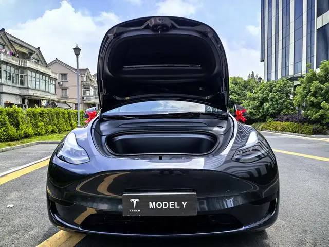 Tesla Model Y Rear-wheel drive version