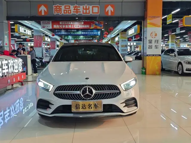 Mercedes-Benz Mercedes-Benz A-class A 200 L sports sedan fashion Version
