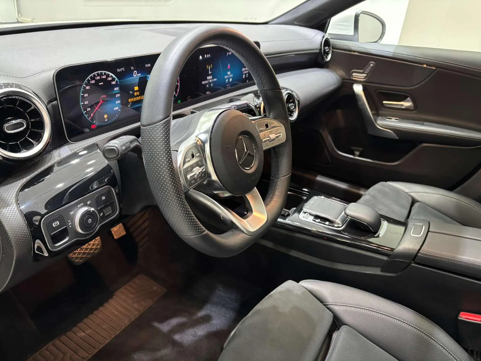 Mercedes-Benz Mercedes-Benz A-class A 200 L sports sedan
