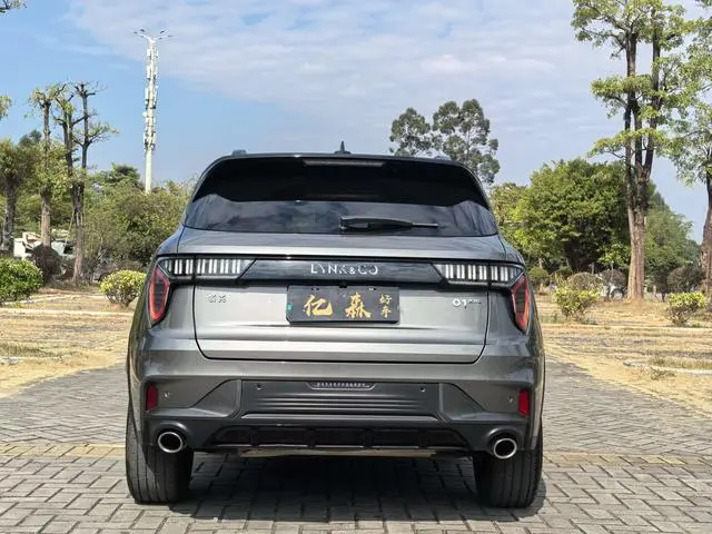 LYNK & CO Lynk 01 2.0TD four-wheel drive Halo