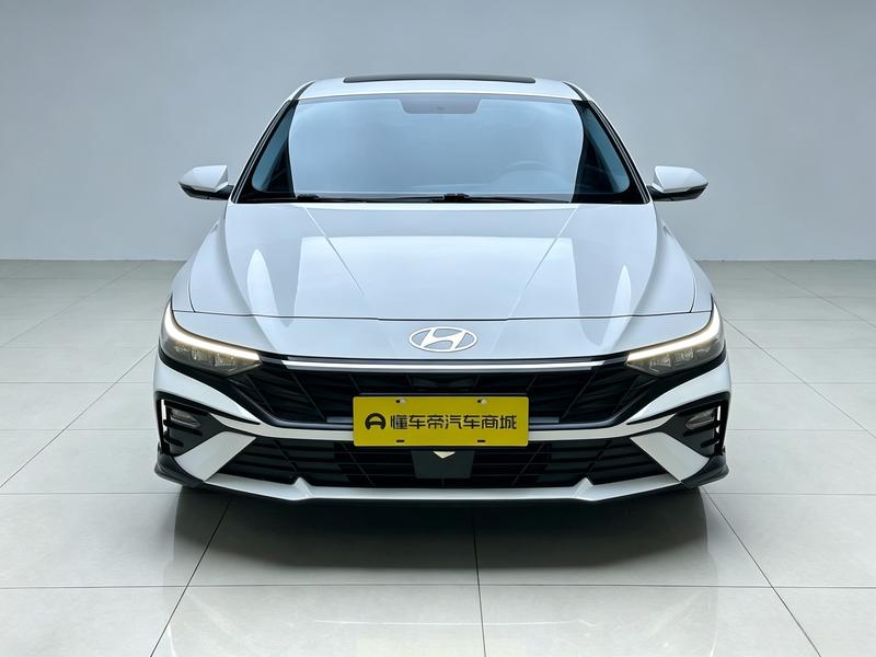 Hyundai Elantra 2023