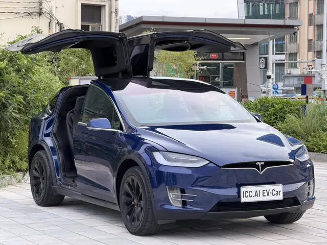 Tesla Model X 90D