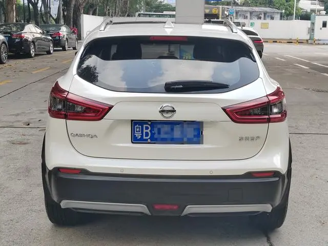 Nissan Qashqai 2.0 L XV Smart Edition