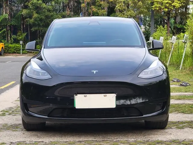 Tesla Model Y Facelifted rear-wheel drive version