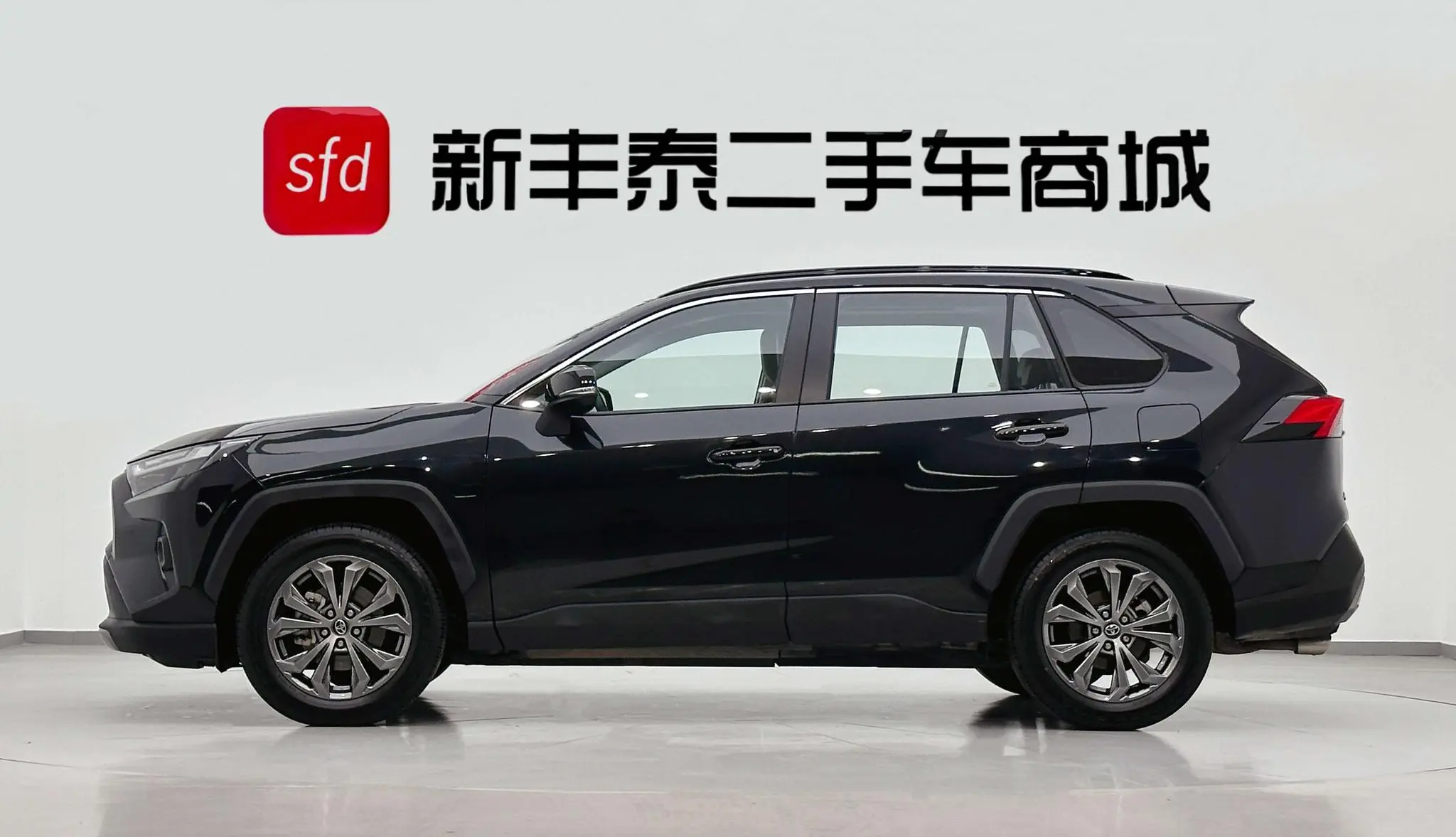 TOYOTA RAV4 Rongfang 2.0L CVT two-wheel drive fashion PLUS version