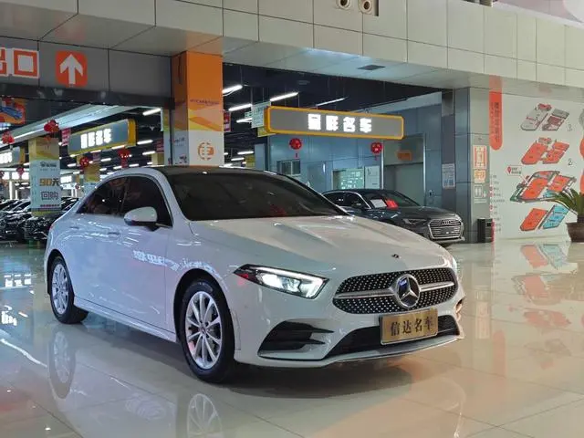Mercedes-Benz Mercedes-Benz A-class A 200 L sports sedan fashion Version