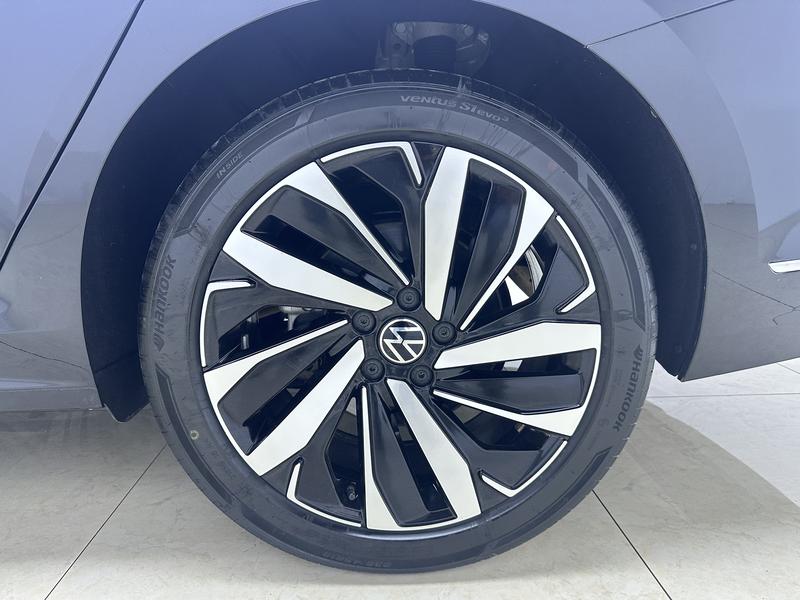 Volkswagen Passat 2024
