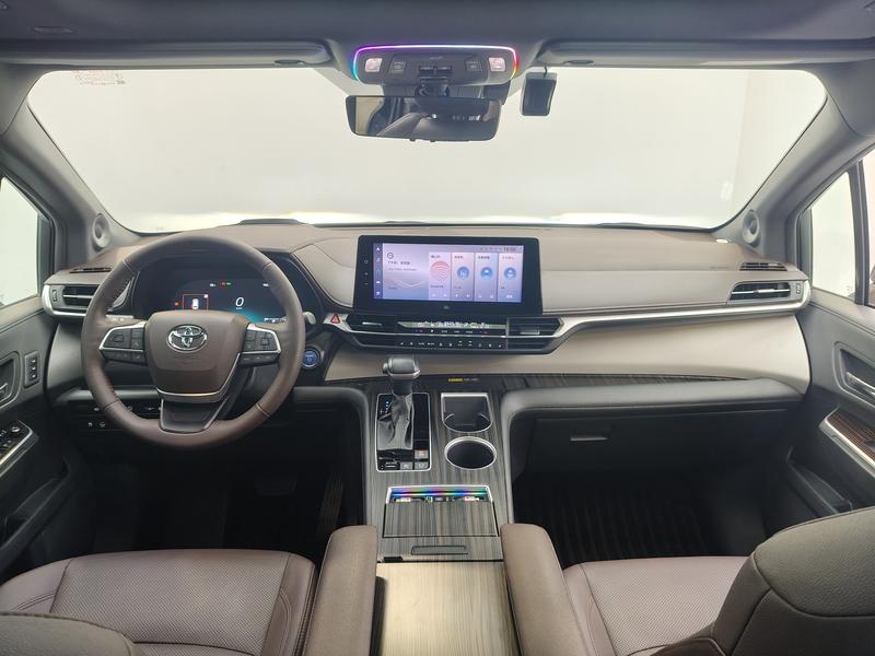 Toyota Gravia 2023