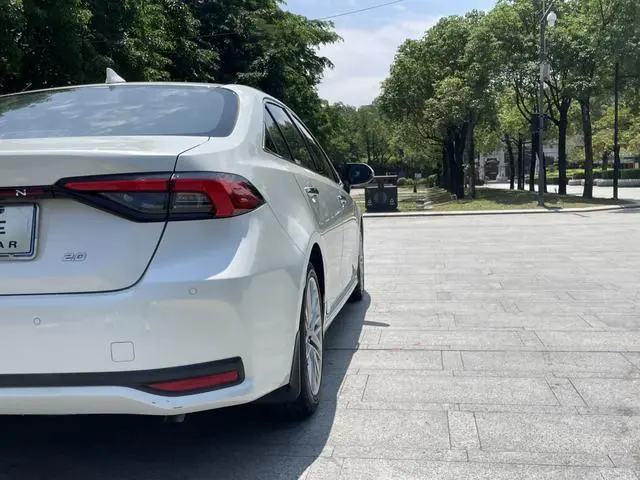 TOYOTA Asian lion 2.0L Premium Edition