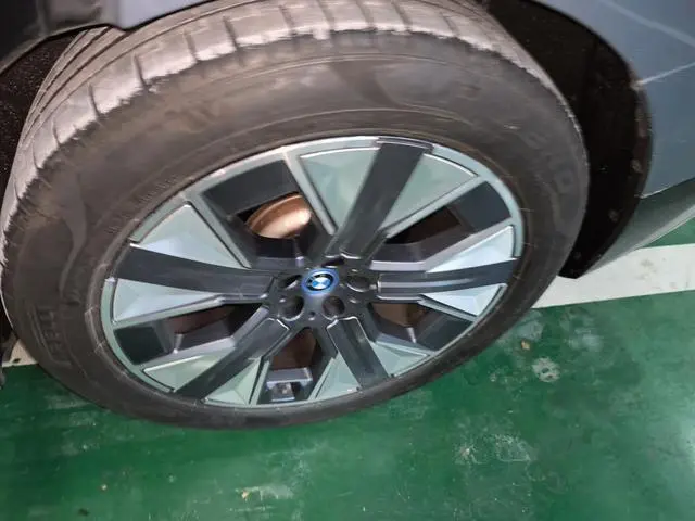 BMW BMW iX xDrive40