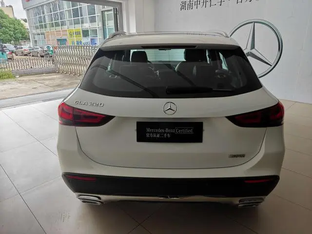 Mercedes-Benz Mercedes-Benz GLA GLA 220