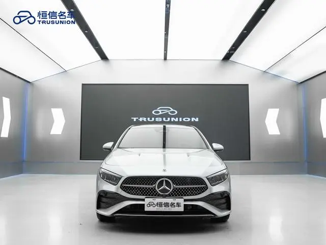 Mercedes-Benz Mercedes-Benz A-class A 200 L sports sedan fashion Version