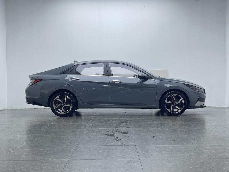 Hyundai Elantra 2021