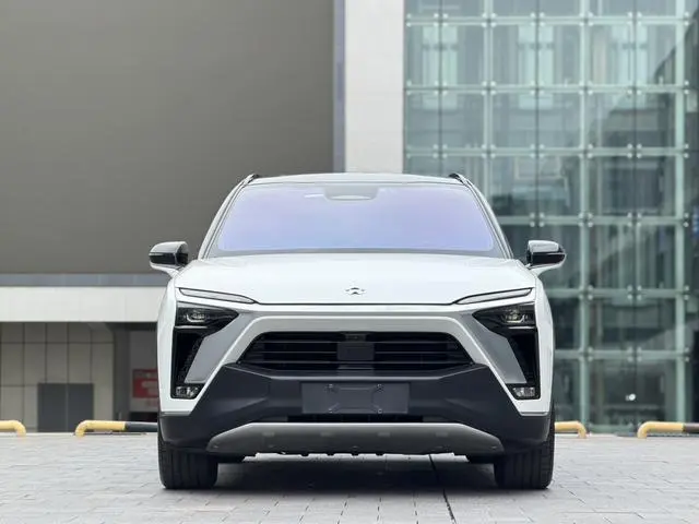 NIO NIO ES8 580KM base version six seats