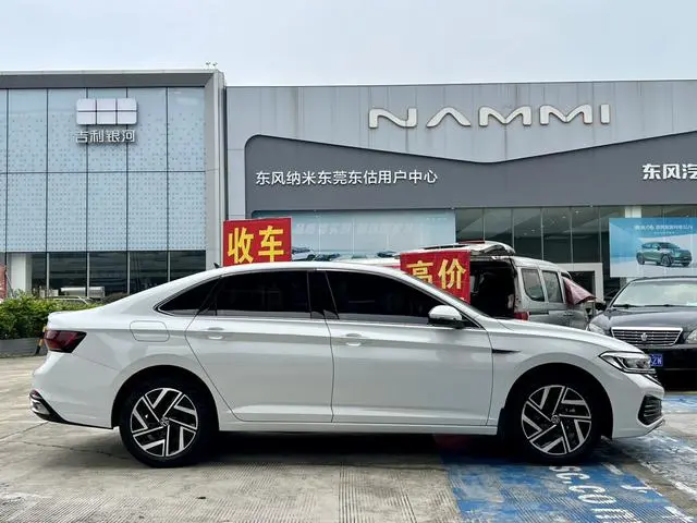 Volkswagen Sagitar 300TSI DSG Beyond Edition