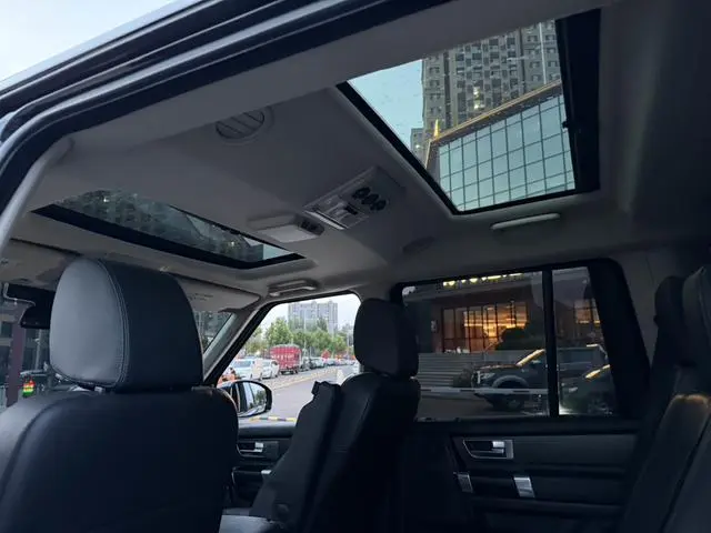 Land Rover discover 3.0 SC Yao Black Collector's Edition HSE