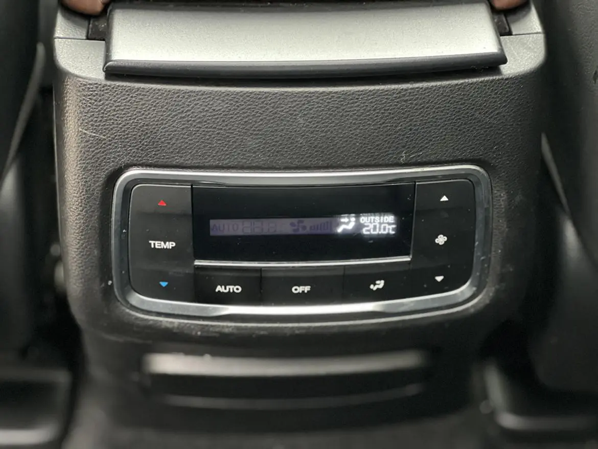 GAC Trumpchi GS8 320T two-wheel drive premium edition 7 seats