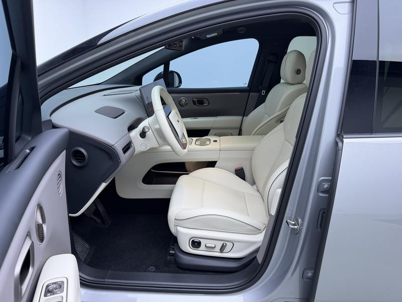 Li Auto Ideal i6 2025