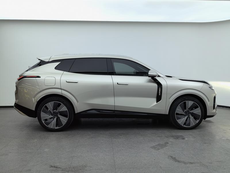 Lynk & Co Lynk&Co 08 EM-P 2023