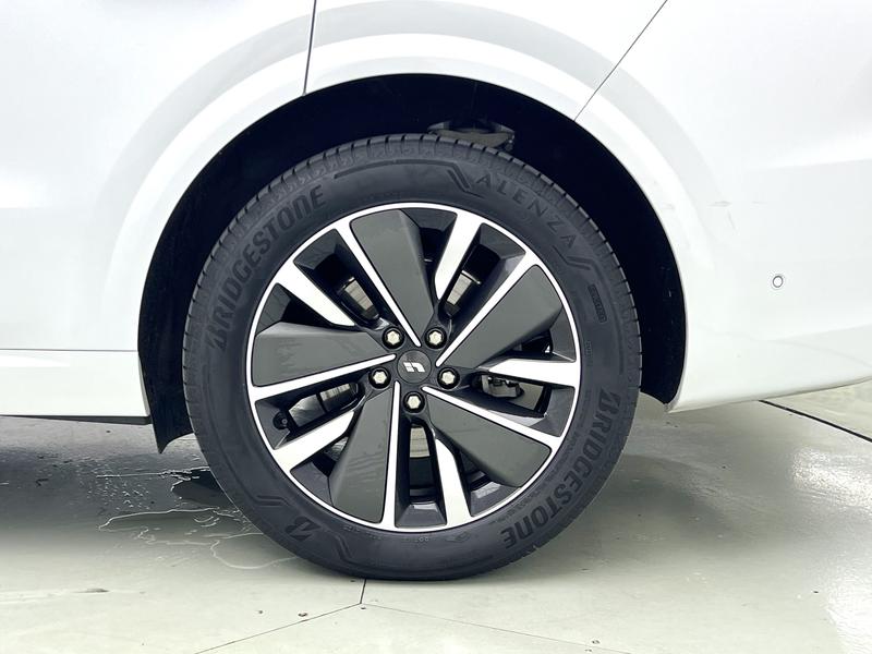 Li Auto Ideal L6 2025