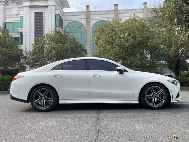 Mercedes-Benz Mercedes-Benz CLA CLA 200 four-door coupe