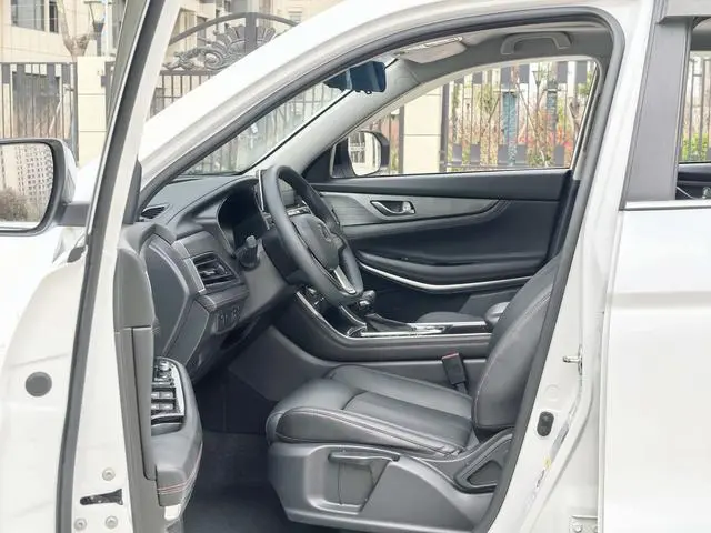 Changan Changan CS75 Glory Million Edition 280T DCT Luxury